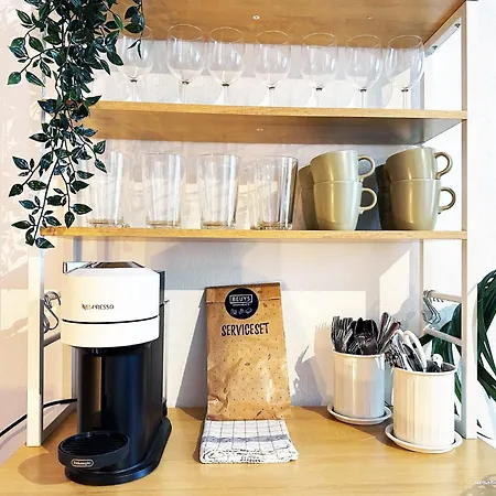 70qm In Mit 3 Betten Zentral Gelegen Mit Hohen Decken - Beuys -