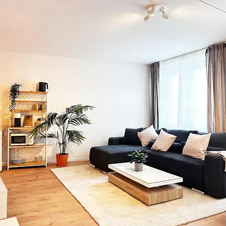 70qm In Mit 3 Betten Zentral Gelegen Mit Hohen Decken - Beuys - *