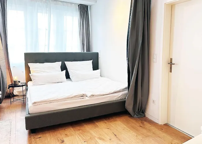 70qm In Mit 3 Betten Zentral Gelegen Mit Hohen Decken - Beuys - Viersen