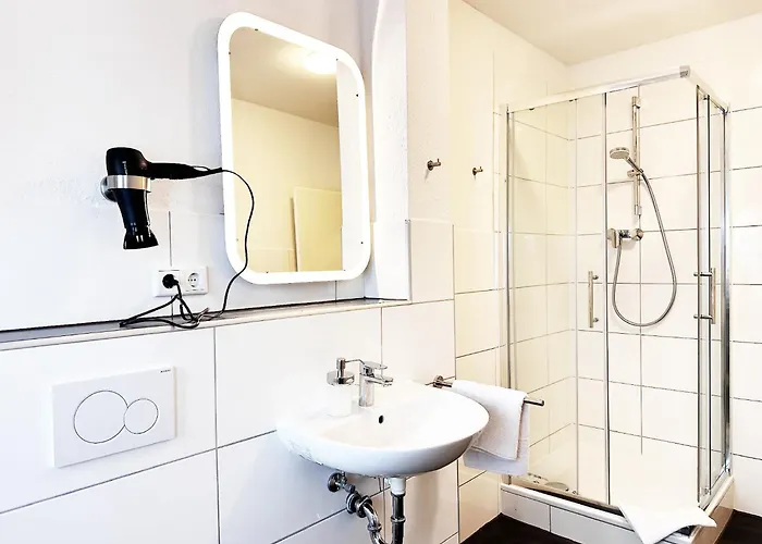 70qm In Mit 3 Betten Zentral Gelegen Mit Hohen Decken - Beuys -