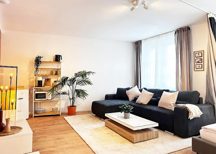 70qm In Mit 3 Betten Zentral Gelegen Mit Hohen Decken - Beuys - *